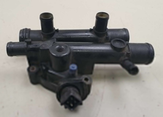 PATHFINDER III R51 2.2 2.5 DCI Master 2 8200262237 Renault Nissan Thermostat Gehäuse
