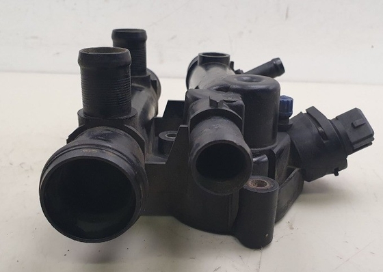 PATHFINDER III R51 2.2 2.5 DCI Master 2 8200262237 Renault Nissan Thermostat Gehäuse