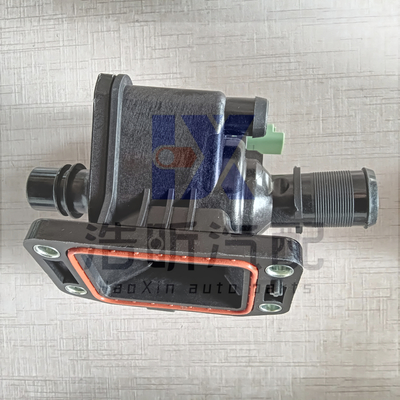 QF00T00042 Kühlmittelgehäuse Thermostat perfekt geeignet und Leistung für Renault Master