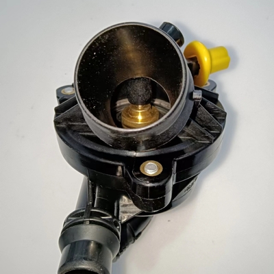 Fahrzeugmotor Kühlmittel Thermostat Gehäuse Montage für BMW X6 Jahr 2006-2013 Metall-Kunststoff