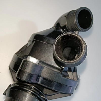 Fahrzeugmotor Kühlmittel Thermostat Gehäuse Montage für BMW X6 Jahr 2006-2013 Metall-Kunststoff