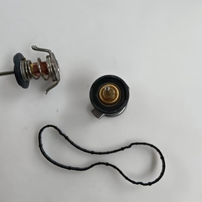 Metall-Kunststoff-Kühlmittelthermostat für Motoren für Ford F250 F350 F450 F550 6.4L 2008 2009 2010