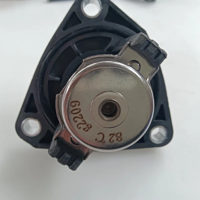 Die Ausrüstung für den Thermostatgehäuse 16031-0P010 16031-31011 für Toyota TACOMA TUNDRA