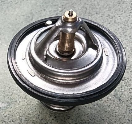 21200-VC20A 82Degree Motorkühlmittel Thermostat für SUNNY Traveller NP300 JUKE SUNNY